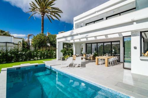 Vlg-modern 5 Bedroom Villa Close To Beach