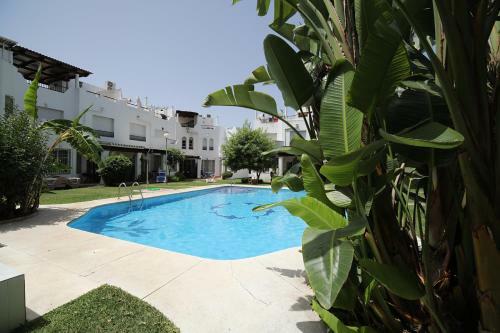 3 Bed Modern House Marbella - Direct Pool Access