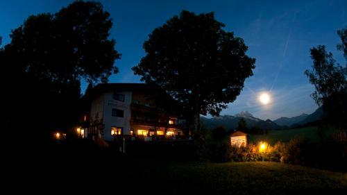 Hostal Sonnleiten - Guggerhof - Villa Sonnenwies