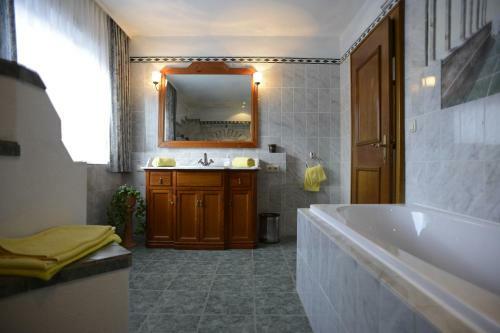 Hostal Gasthof - Pension Enzian
