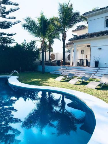 Luxury Beach Villa , Private Pool Do�a Bella