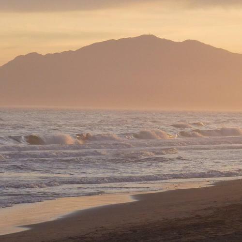 Beachfront Apartment Bahia De Marbella
