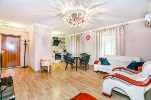 Apartment In Center