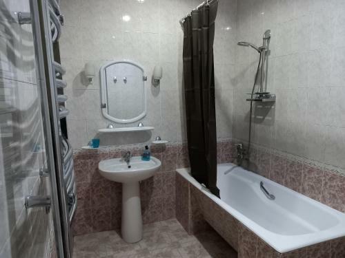 Apartment On Nizami Street