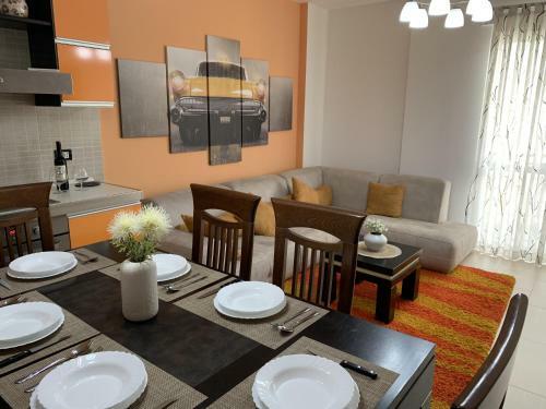 Apartamento Eka Luxury Two-bedroom Penthouse