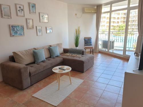 Midia Grand Luxury Beach Apartment