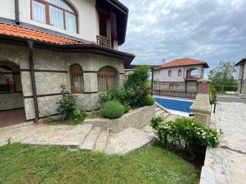Villa Cabernet 1