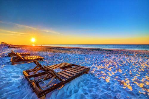 Apartamento The Beach Is Only Steps Away (F2) Beachfront - Sleeps 8