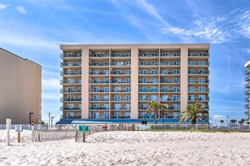 Apartamento Beachfront Condo With Balconies And Pool Access!