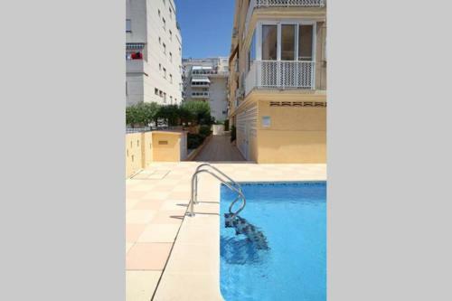 Apartamento Con Piscina En Playa Miramar