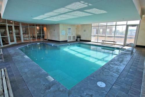 Crystal Tower 1205 By Youngs Suncoast