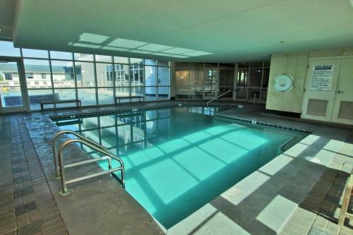 Crystal Tower 1205 By Youngs Suncoast
