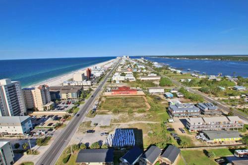 Crystal Tower 1205 By Youngs Suncoast