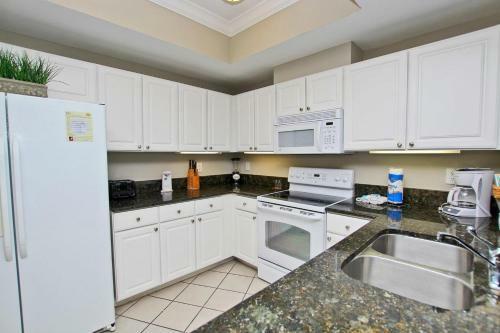 Crystal Tower 1101 By Youngs Suncoast