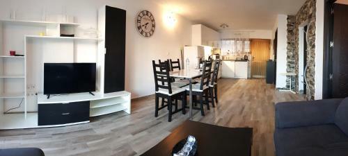 Apartamento Luxury 2 Bedroom Apt 50 M From Beach