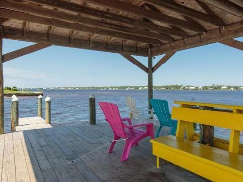 On Golden Pond 8a West By Youngs Suncoast