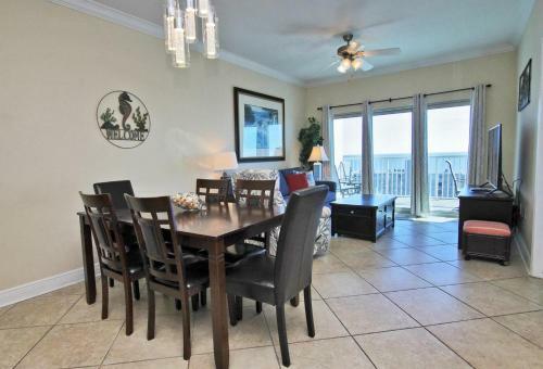 Crystal Tower 1102 By Youngs Suncoast