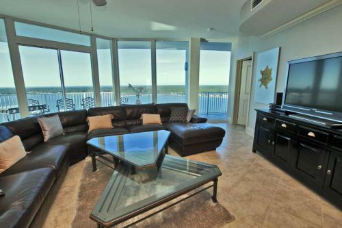 Bel Sole Penthouse 1801 By Youngs Suncoast