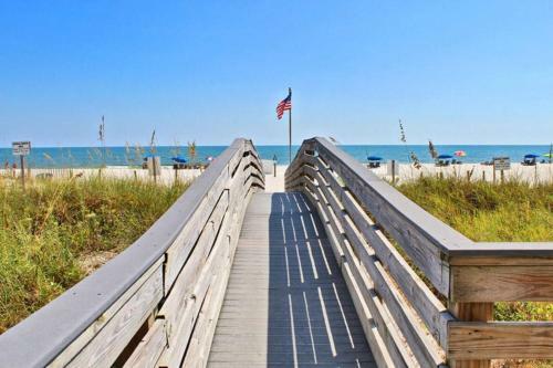 Colonnades 1202 By Youngs Suncoast