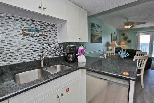 Surfside Shores By Youngs Suncoast