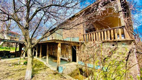 Hostal Tonatsuyts Guest House