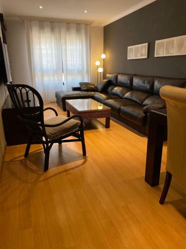 Elegante Apartamento En Playa Granada & Golf