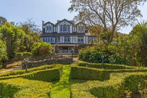 Villa Woodroyd Estate Holiday Sanctuary