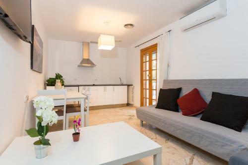 Villa Con Piscina En N�jar