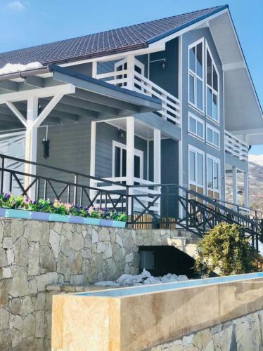 Hotel Cottage Chalet And Tours