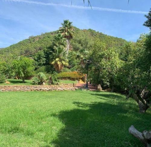 El Capricho De Almadan