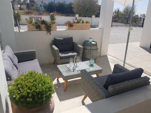 Immaculate 2-bed 2-bathroom Casa In Oria Almeria