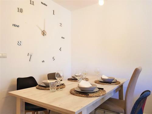 Apartamento Con Piscina Frente Al Mar. Oliva Nova