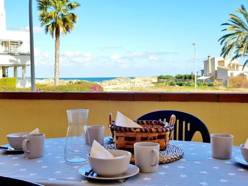 Apartamento Con Piscina Frente Al Mar. Oliva Nova