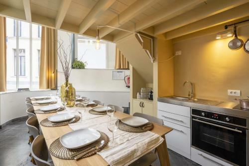 Shway60 Family House