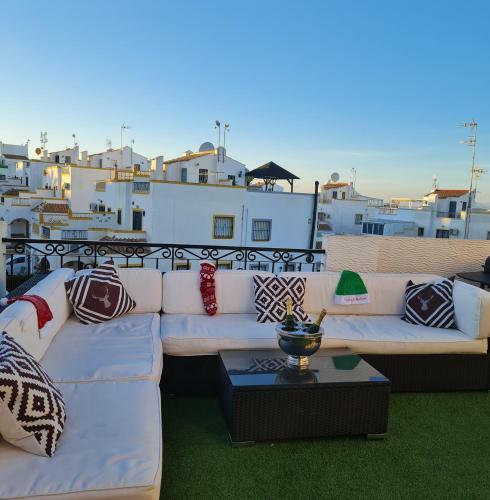 Villa With Private Pool And Rooftop Bar With Bbq