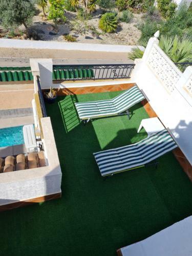 Villa With Private Pool And Rooftop Bar With Bbq