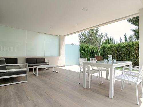 Acacia Golf Apartment @ Las Colinas Golf
