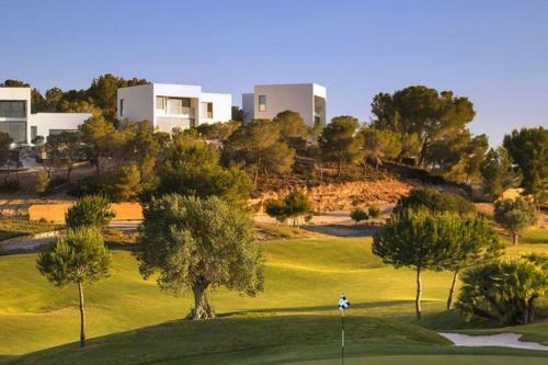 Hinojotwentyone - Luxury Las Colinas Two Bed Apartment