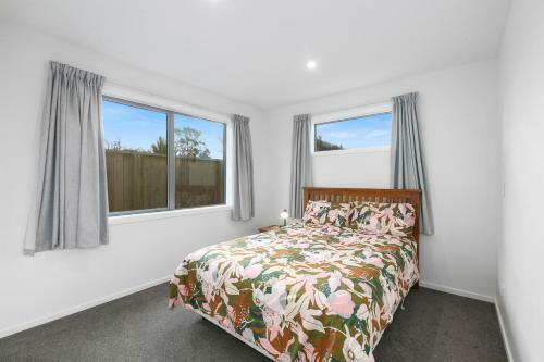 Karitane Beach Retreat - Karitane Holiday Home