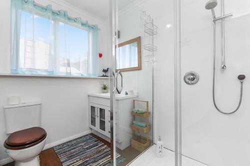 Sea Breeze Sanctuary - Karitane Holiday Home