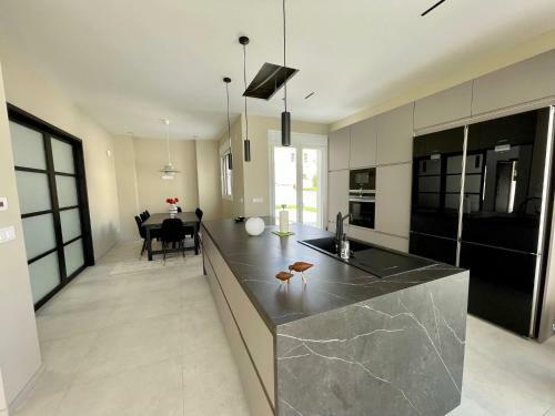 Luxury Seaside Villa With Private Pool In Cabo Roig