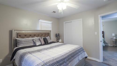Comfortable Cozy Getaway 3 Bedroom With Gameroom