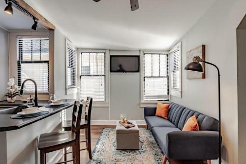 Apartamento Dauphin District Darling #4 Downtown, Dining