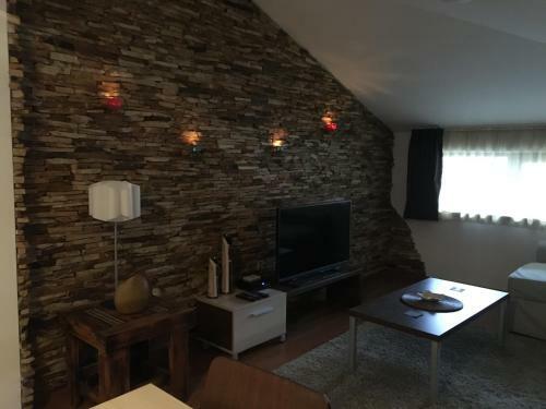 1 Bedroom Apartment Near Gondola