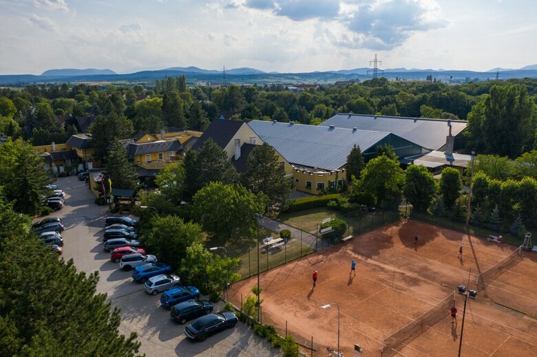 Tennis Golf Hotel H�llrigl