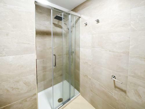 Apartamento Crystal Modern Apt. - 1st Beach Line