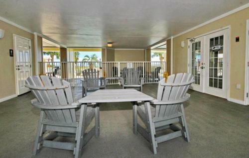 Grande Caribbean 418 By Youngs Suncoast