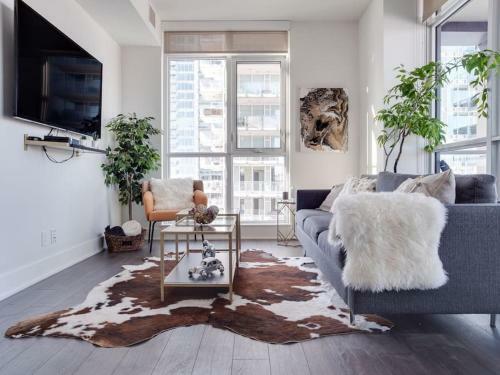 New Sweeping Views Luxury 2br Suite Pool Table, Rooftop Patio, Bbq, Coffee