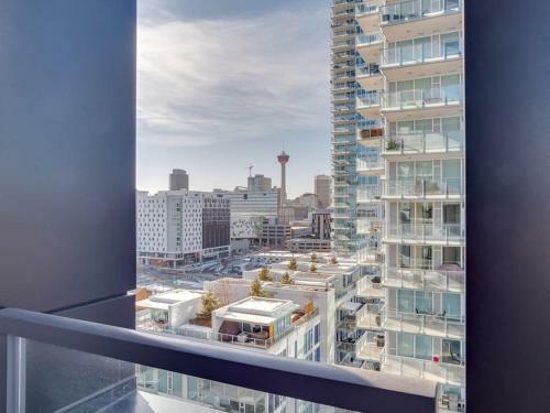 New Sweeping Views Luxury 2br Suite Pool Table, Rooftop Patio, Bbq, Coffee