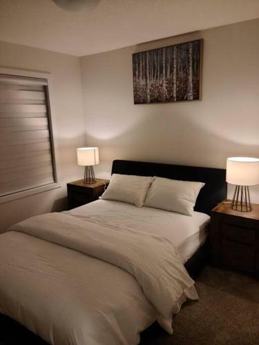Venza Home, 14 Minutes From Yyc